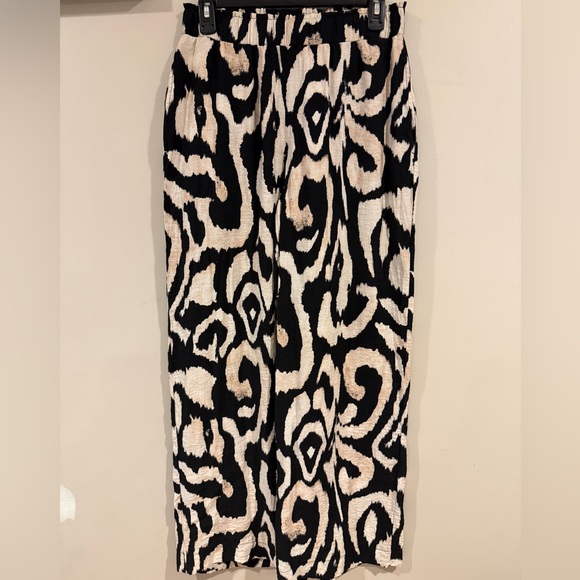 C by one Black & Beige Animal Print Two Piece Set – Wide Leg Full Length Pants - Picture 3 of 6